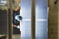 دختران آلمانی شرکت خورشیدی درخواست ورشکستگی می کنند دختران آلمانی شرکت خورشیدی درخواست ورشکستگی می کنند